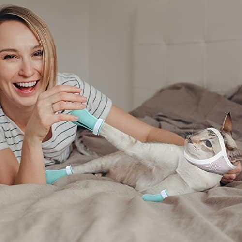 Cat Muzzle for Grooming with 4 Silicone Boots